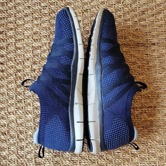 Skechers Navy Blue Slip On Women's Sneakers Size 7. Walking Shoes - Picture 5 of 9